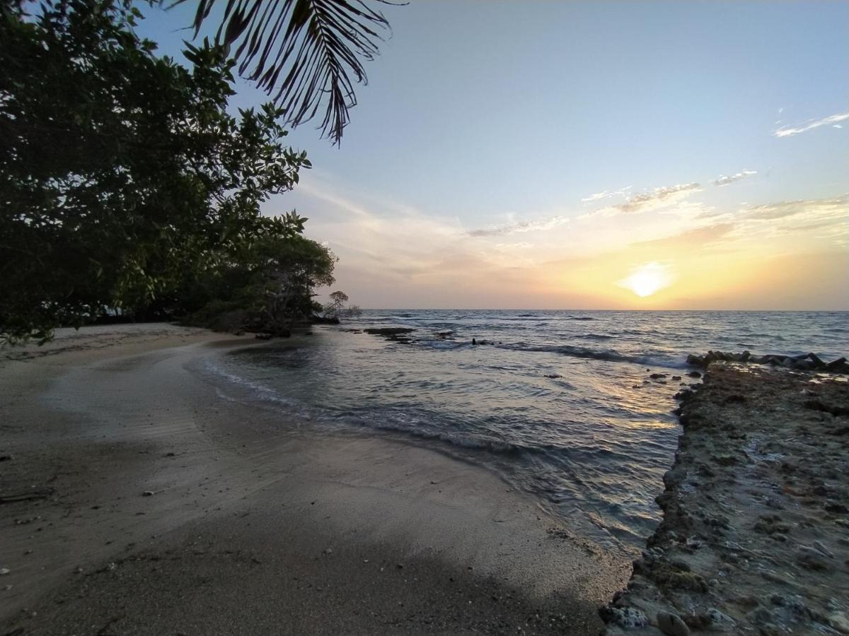 Sol Y Mar Hotel Puerto Limon Luaran gambar